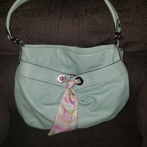 Really cute coach purse. Great condition